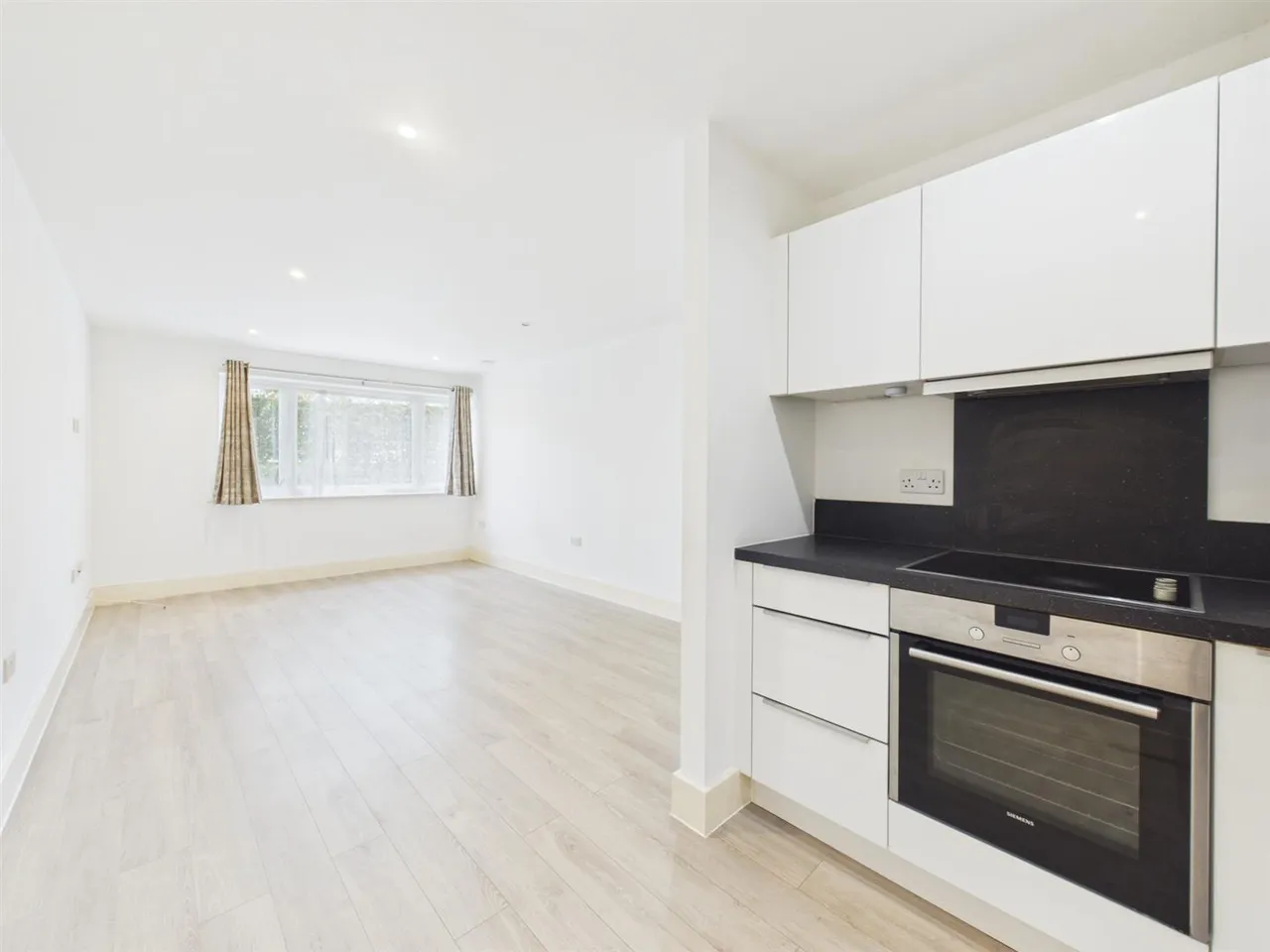 Pembroke Road, Ruislip, HA4 8PP, photo 4