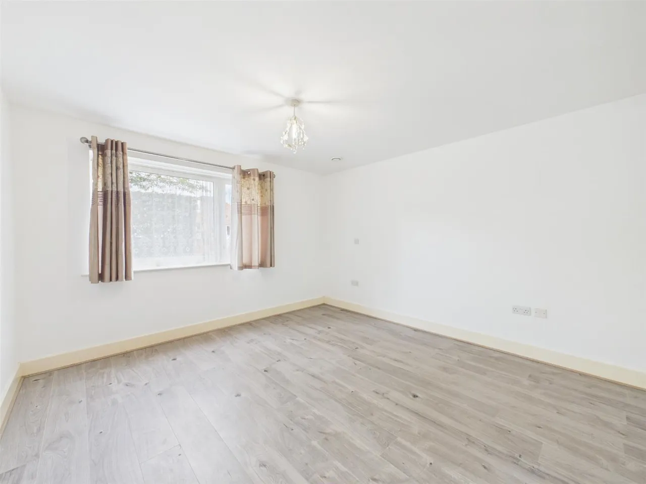 Pembroke Road, Ruislip, HA4 8PP, photo 6