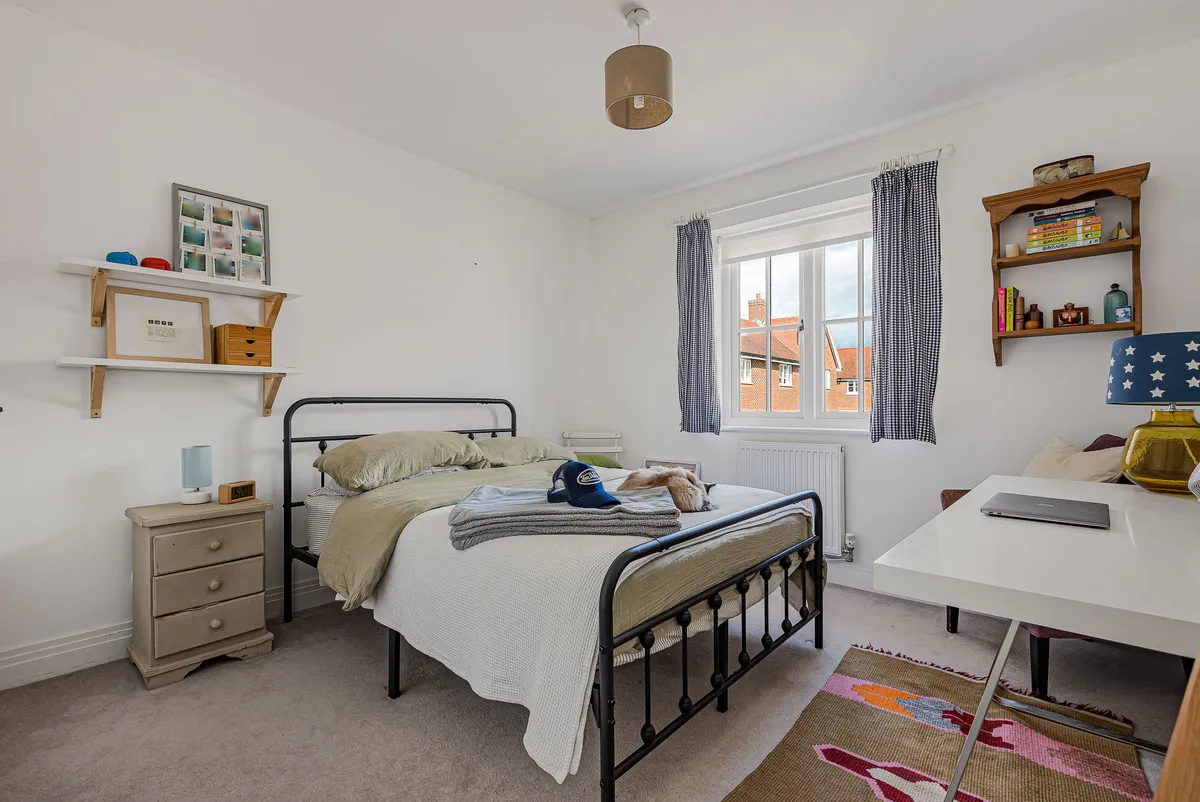 Monk Close, Drayton, photo 29