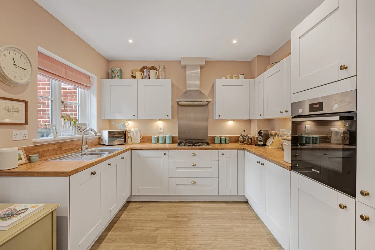 Monk Close, Drayton, photo 15