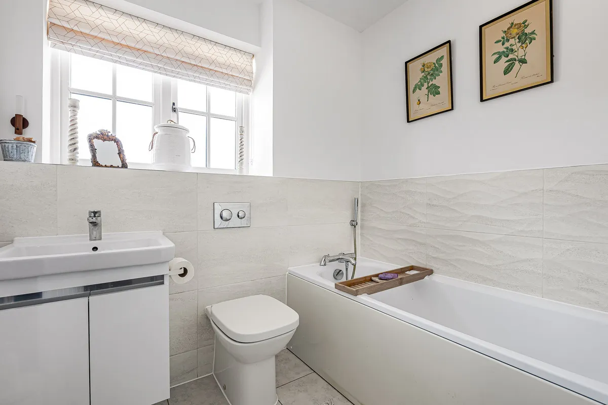 Monk Close, Drayton, photo 30