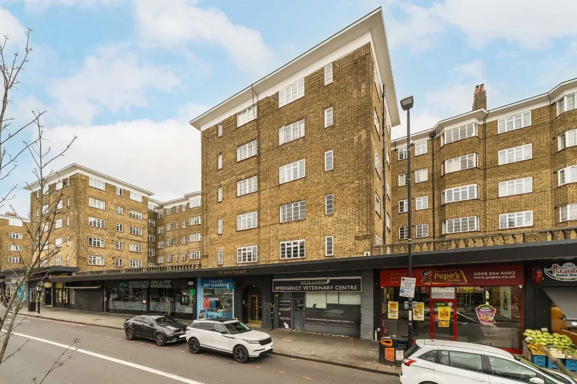 1 bed property for sale, Streatham High Road, SW16