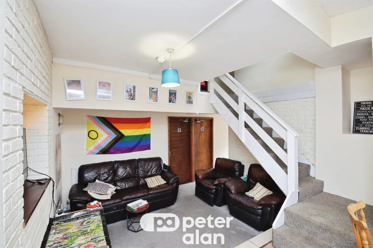 Kemble Street, Swansea, SA2, photo 2