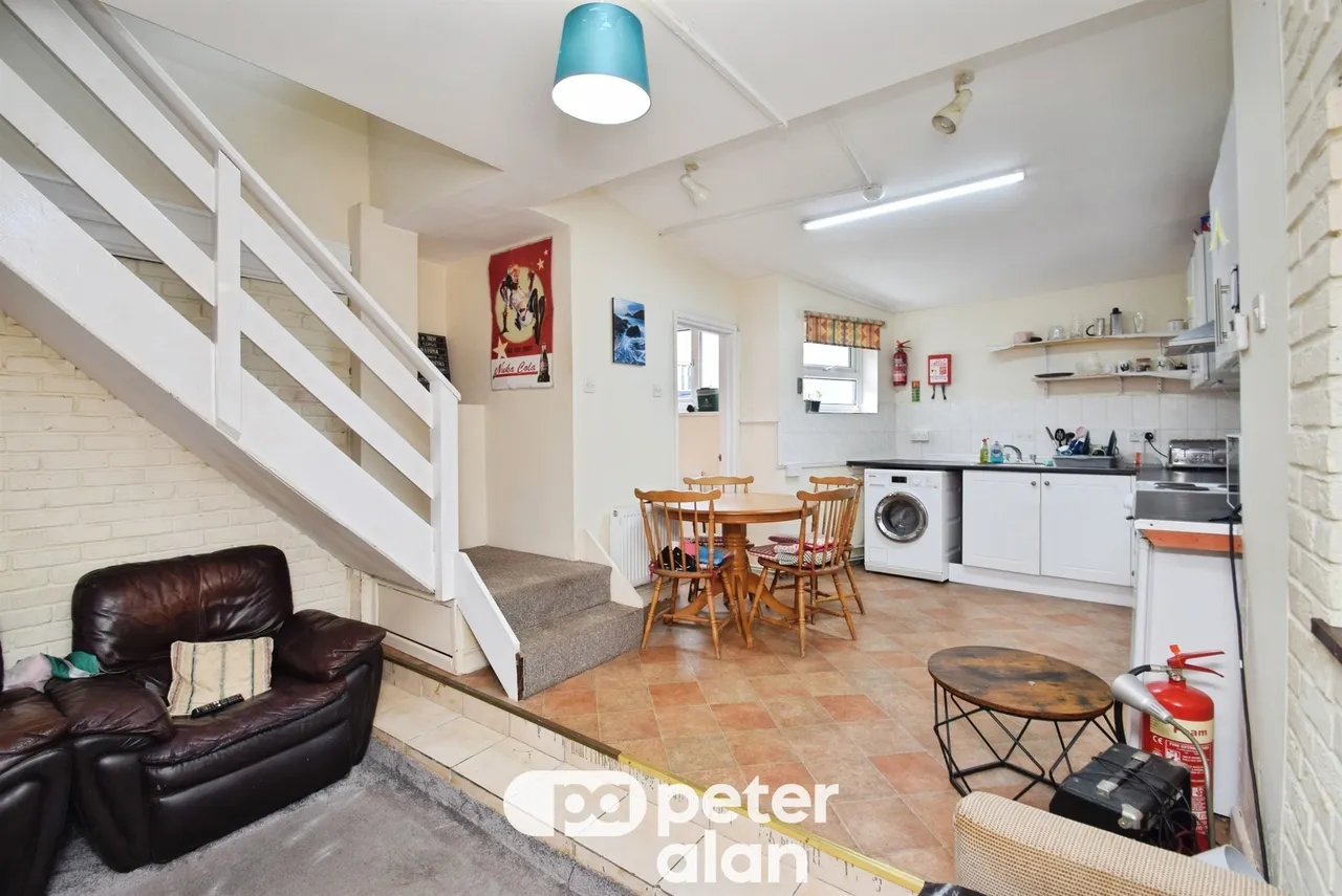 Kemble Street, Swansea, SA2, photo 7