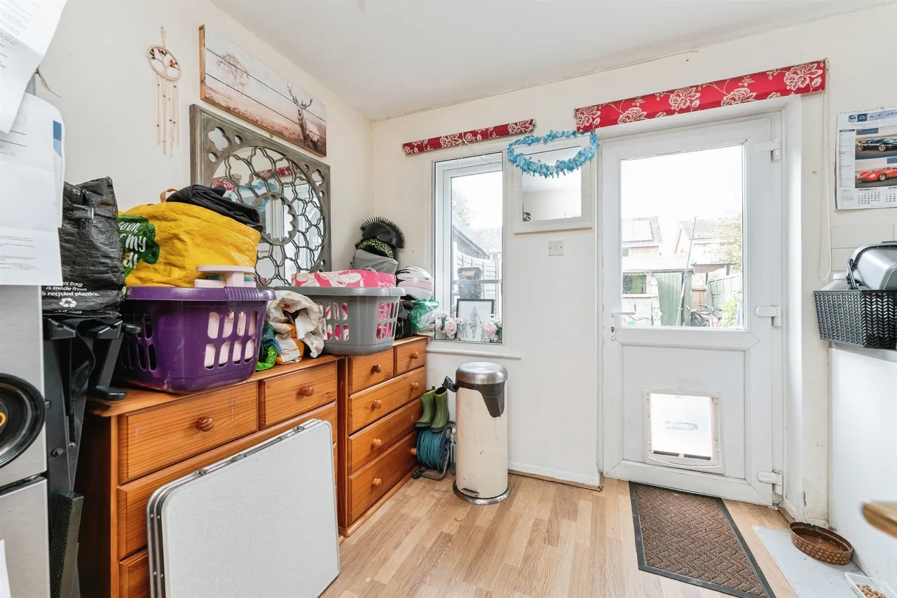 Kestrel Close, Bury St. Edmunds, IP28, photo 13