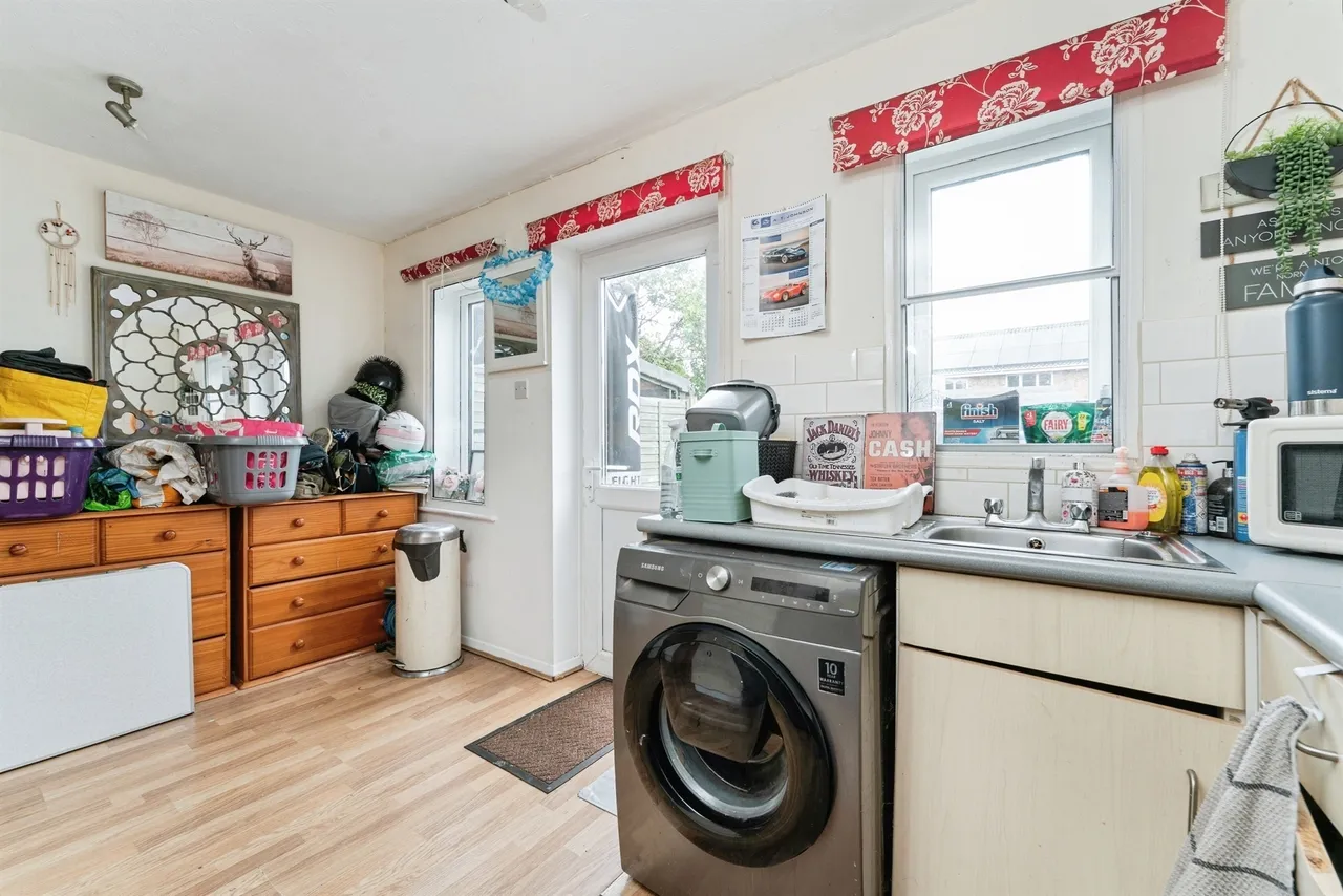 Kestrel Close, Bury St. Edmunds, IP28, photo 17