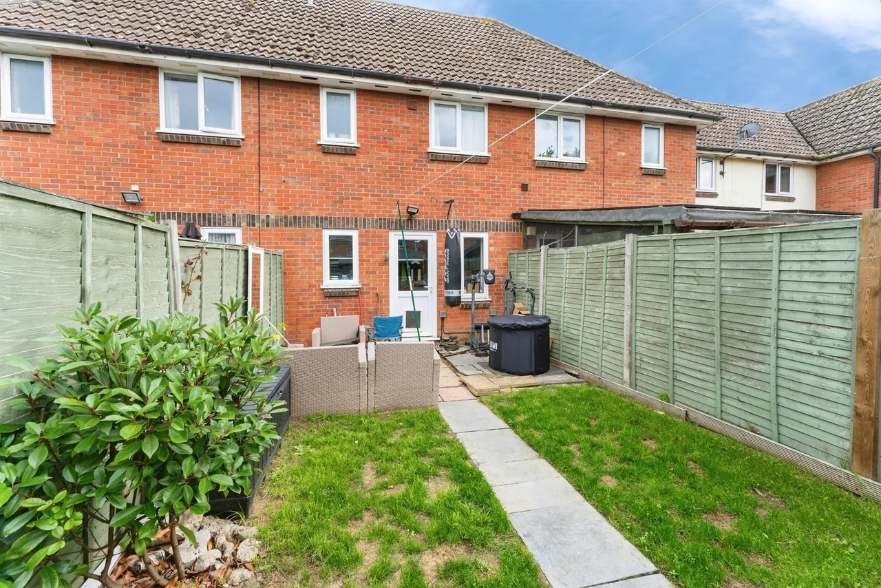 Kestrel Close, Bury St. Edmunds, IP28, photo 8