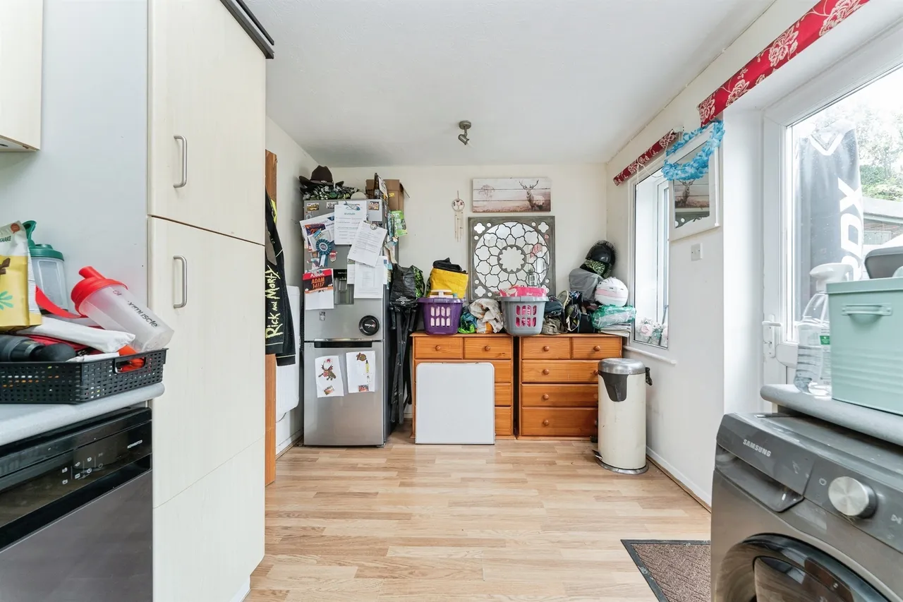 Kestrel Close, Bury St. Edmunds, IP28, photo 18