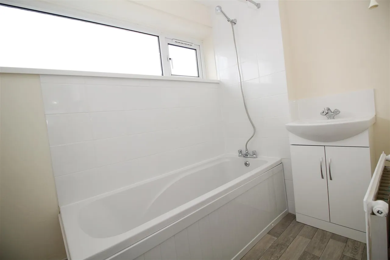Lamberhurst Walk, Crawley, RH10, photo 5