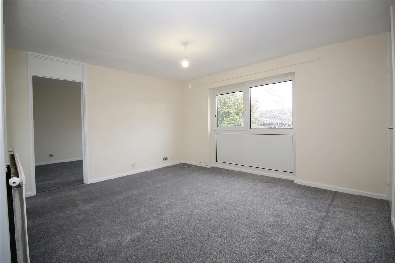 Lamberhurst Walk, Crawley, RH10, photo 2