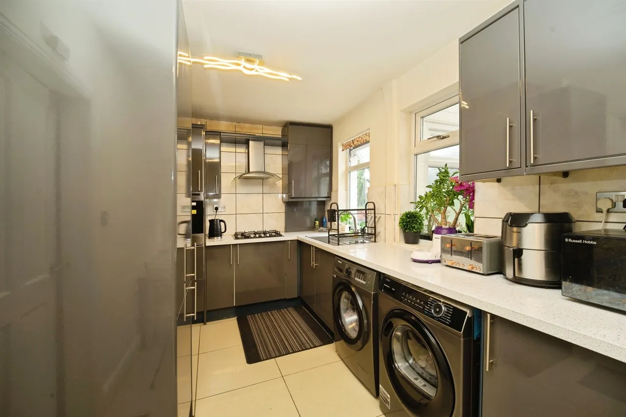 Swain House Road, Bradford, photo 6