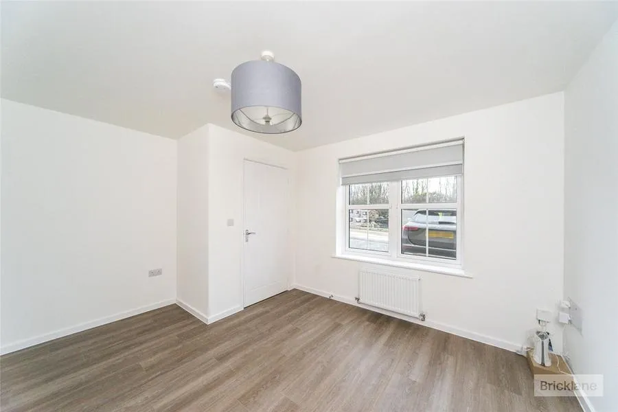 Funnell Drive, Stone Cross, BN24, photo 2