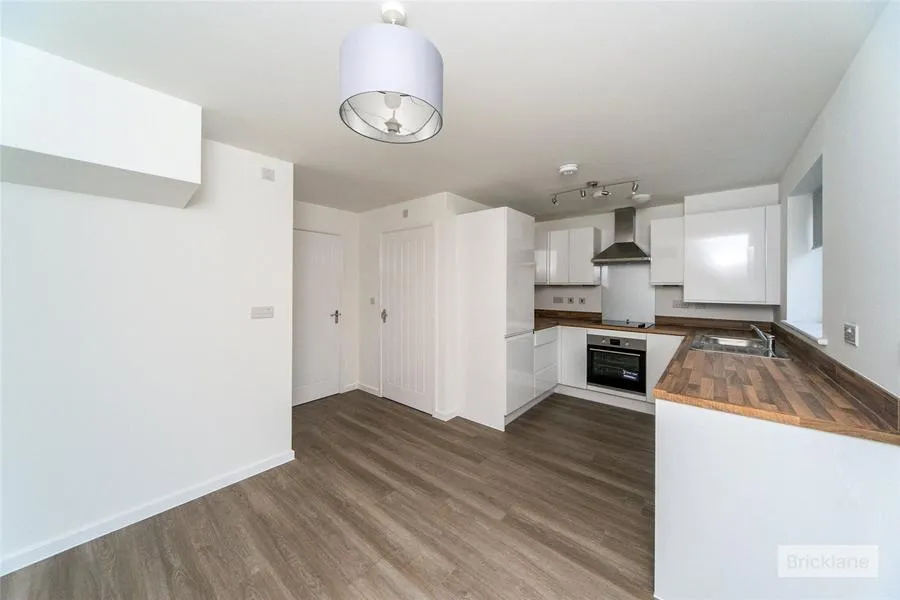 Funnell Drive, Stone Cross, BN24, photo 4