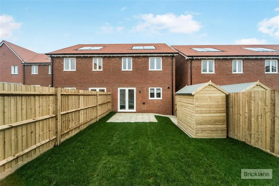 Funnell Drive, Stone Cross, BN24, photo 9