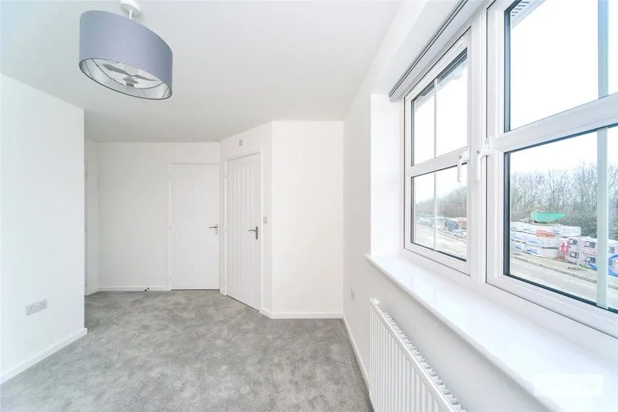 Funnell Drive, Stone Cross, BN24, photo 6