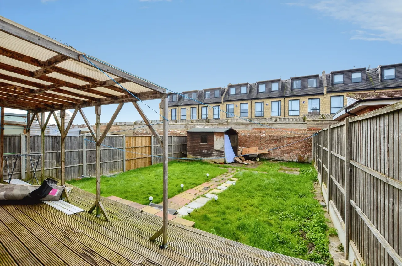 Vancouver Road, Edgware, HA8, photo 13