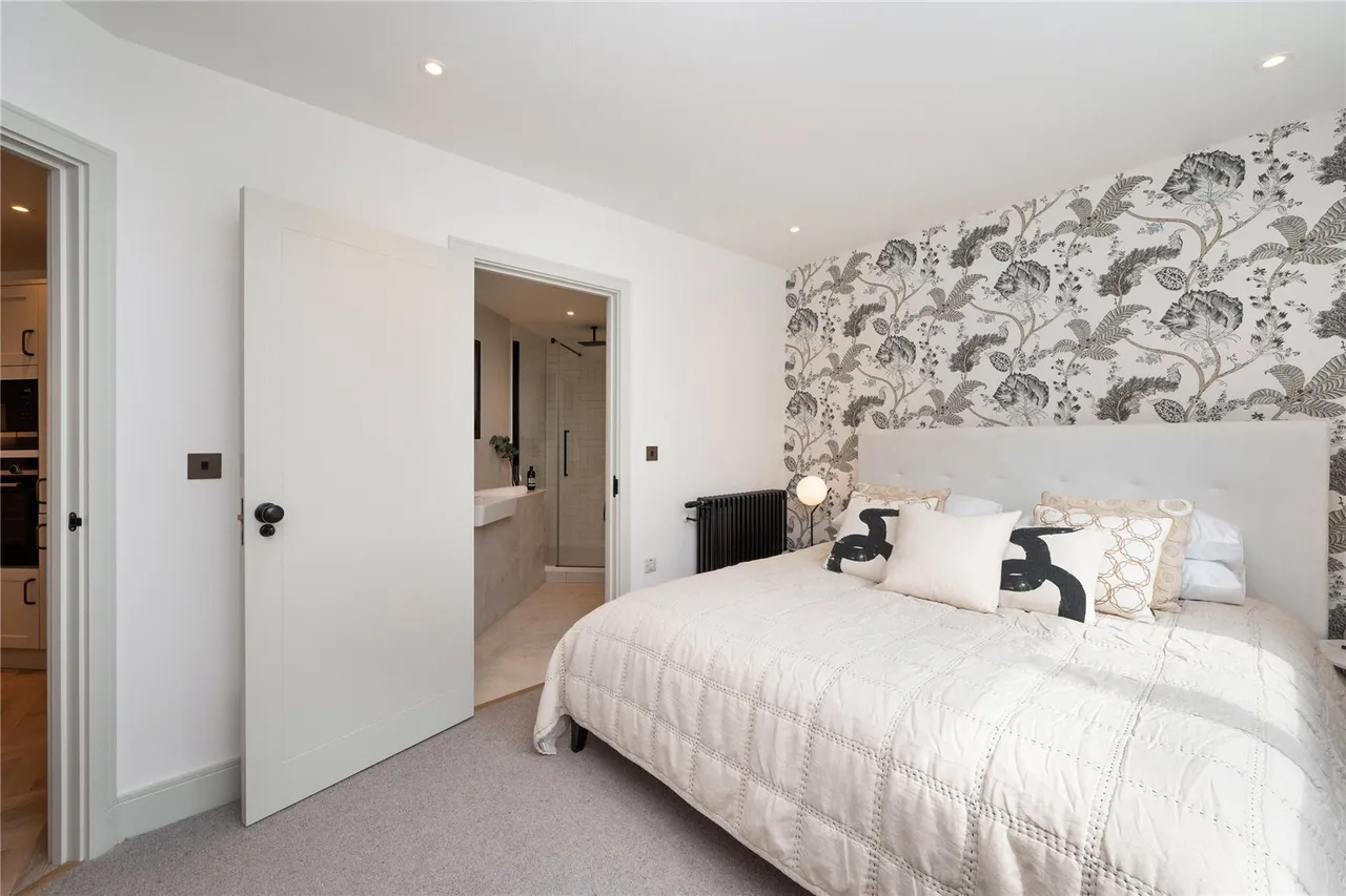 Park Avenue, London, NW2, photo 4