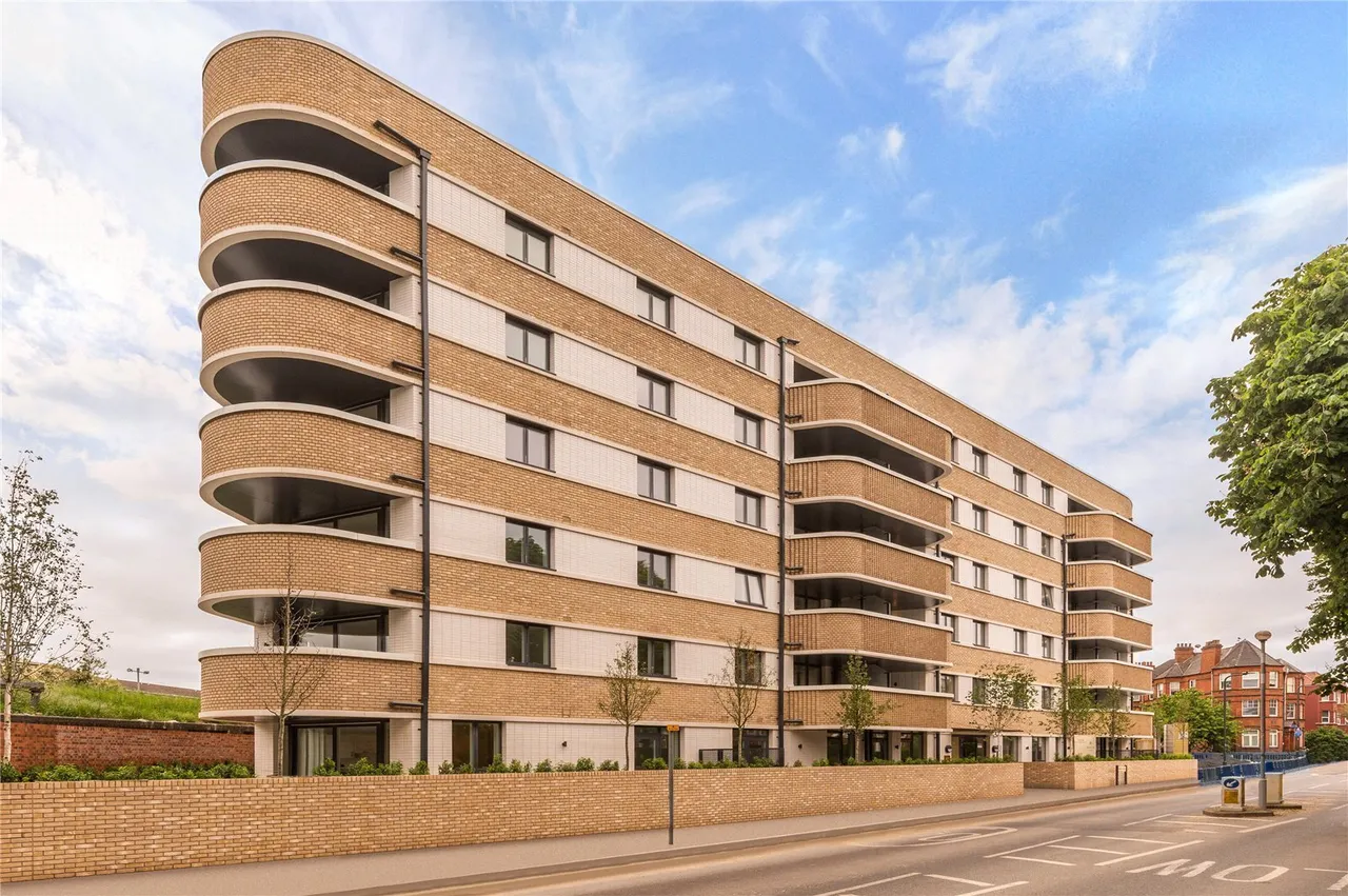 Park Avenue, London, NW2, photo 9