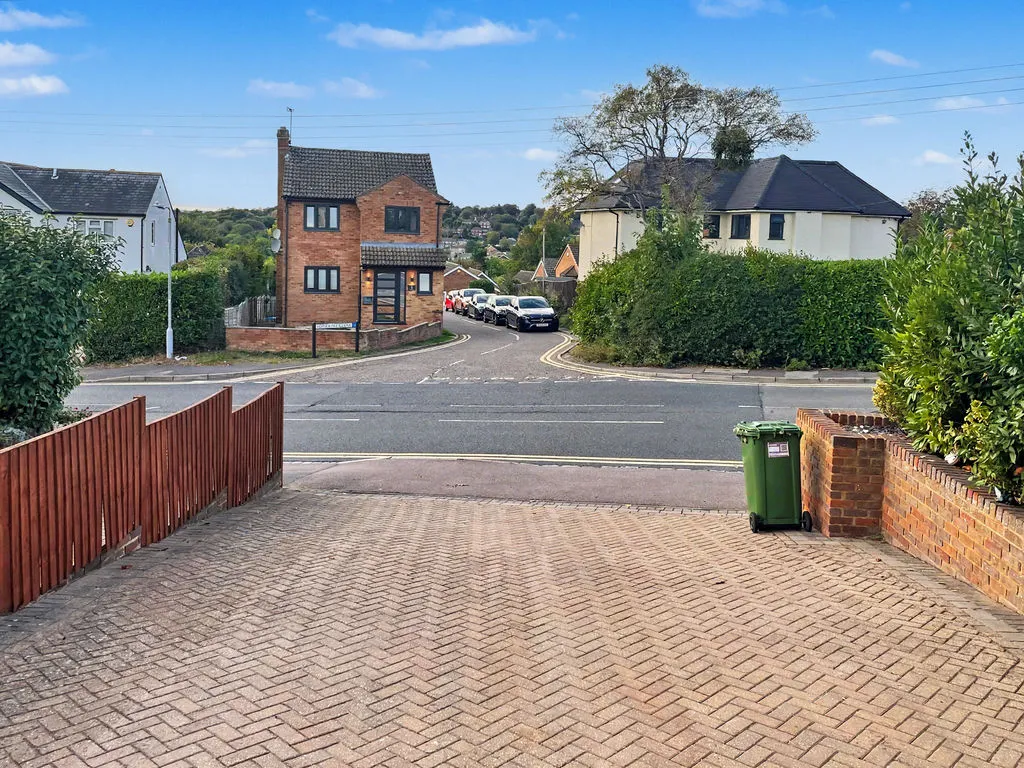 Totteridge Road, High Wycombe, HP13, photo 14