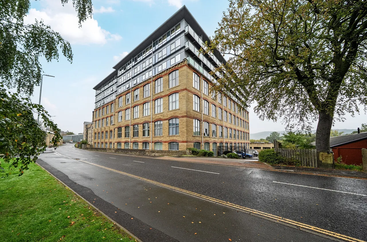 Dewsbury Road, Elland, HX5, photo 12