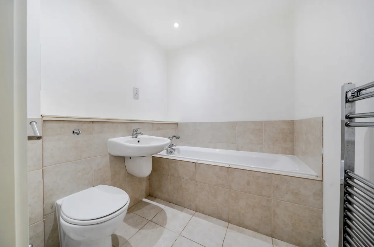 Dewsbury Road, Elland, HX5, photo 6