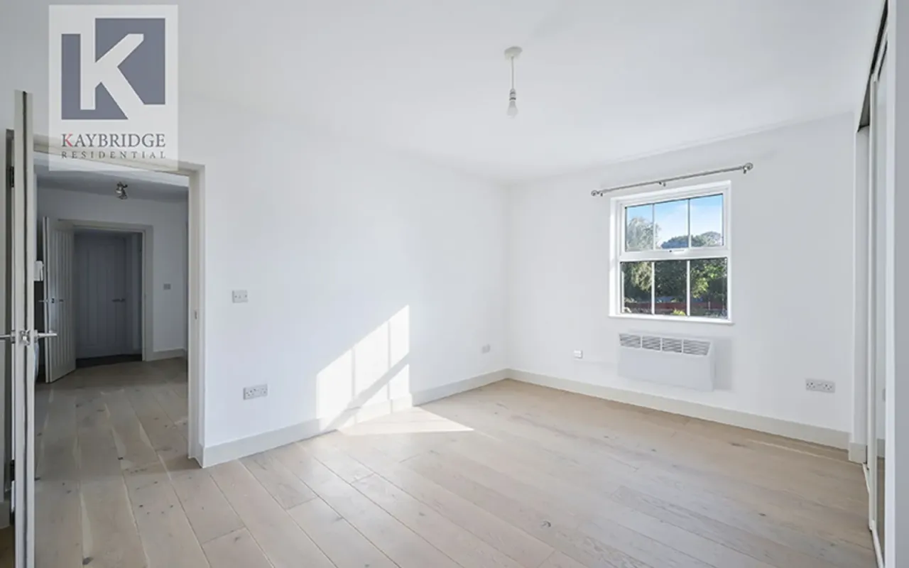 Church Road, 19 Church Road, KT17, photo 10