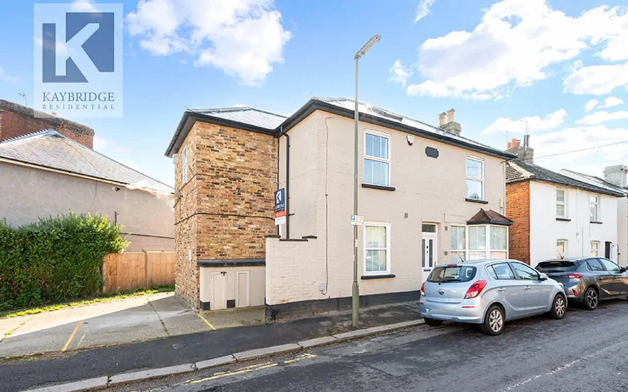 2 bed flat for sale — Church Road, 19 Church Road, KT17
