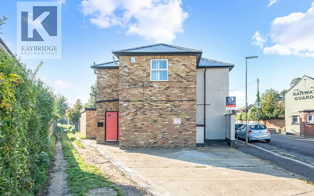 Church Road, 19 Church Road, KT17, photo 15