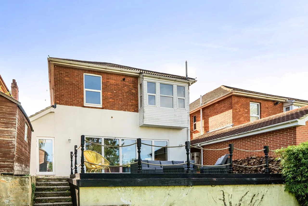 Richmond Wood Road, BH8, photo 17