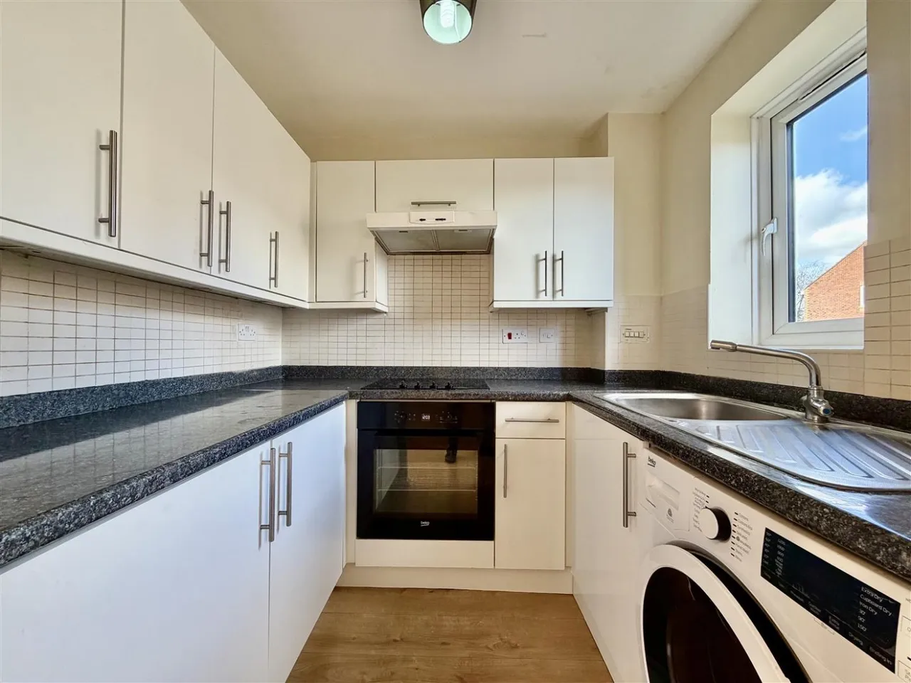 1 bed flat for sale, bed Apartment For SaleBurket Close, Norwood Green, UB2