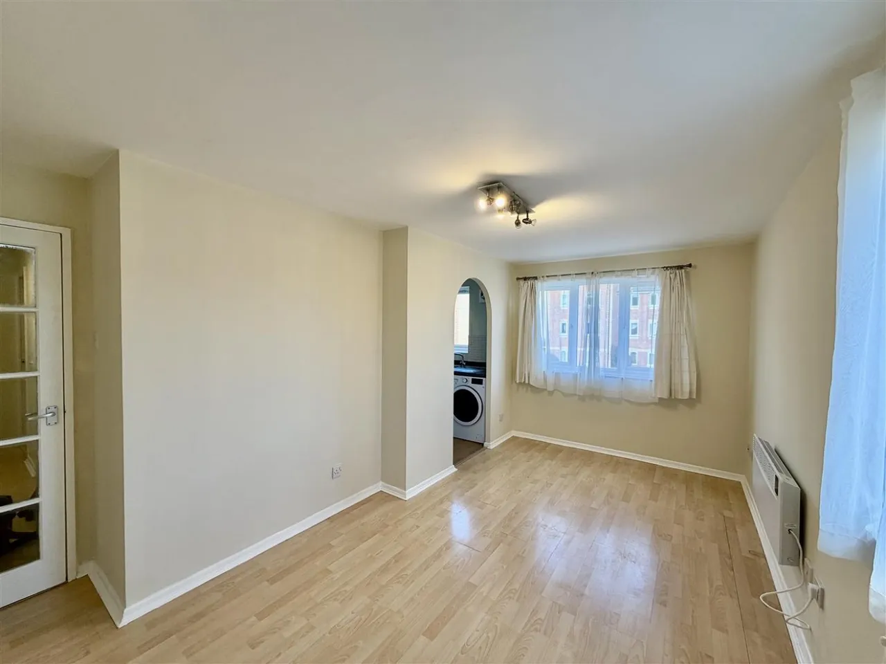 bed Apartment For SaleBurket Close, Norwood Green, UB2, photo 5