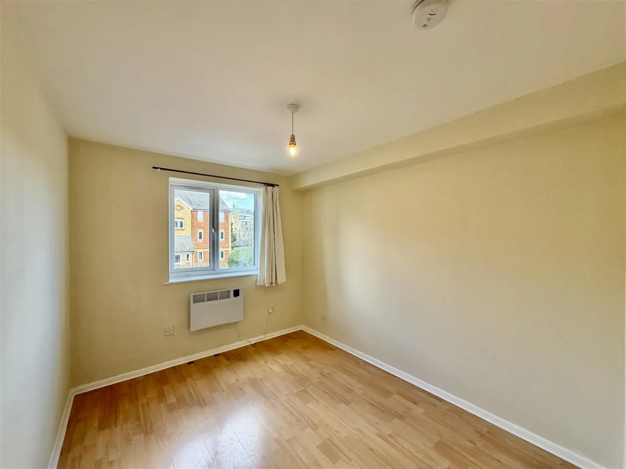 bed Apartment For SaleBurket Close, Norwood Green, UB2, photo 4