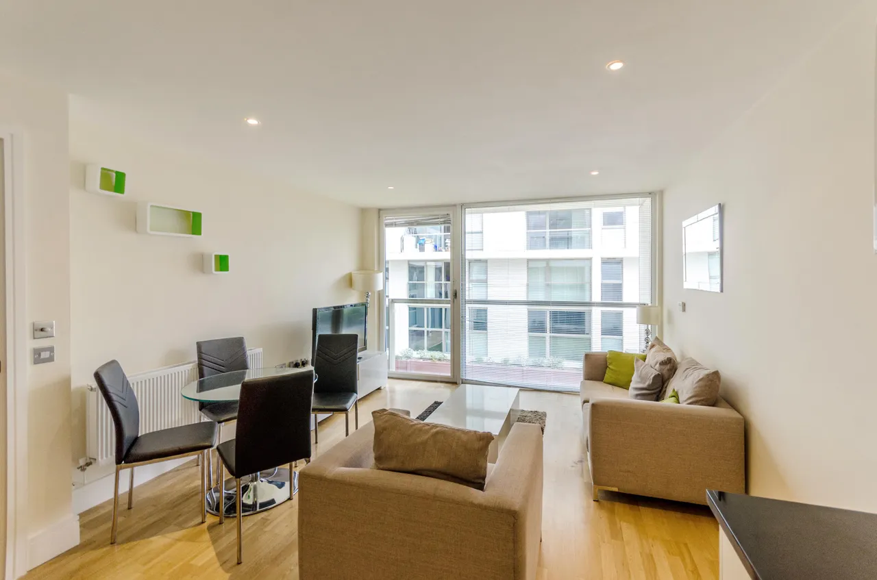 1 bed flat to rent — Flat 105 Denison House, 20 Lanterns Way, London