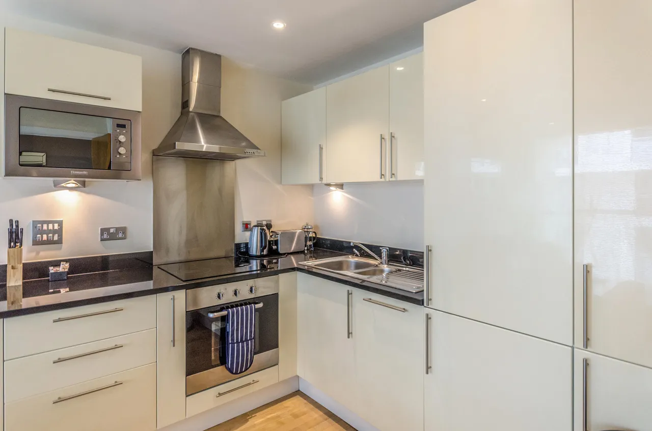 Flat 105 Denison House, 20 Lanterns Way, London, photo 4
