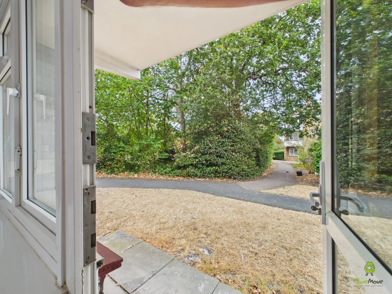 Woolwich Road, London, SE2, photo 3