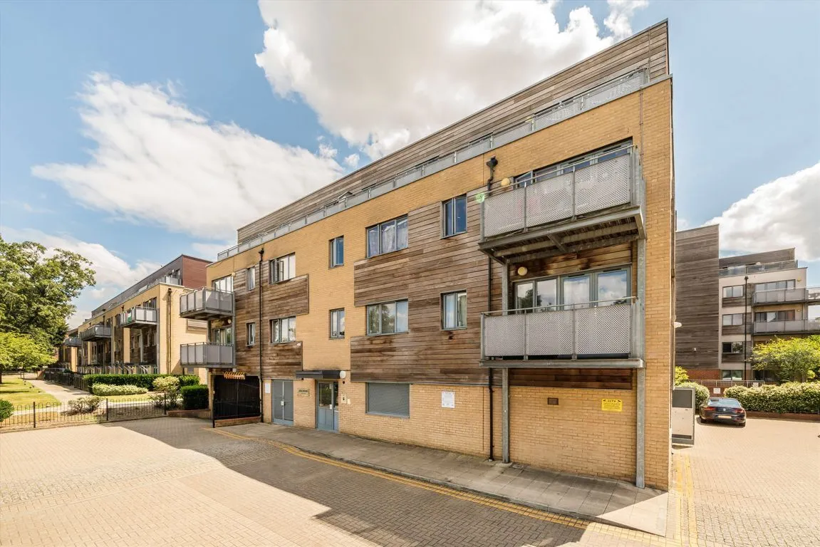 Agate Close, NW10, photo 6
