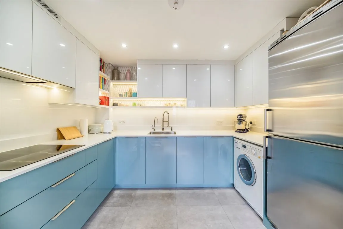 Agate Close, NW10, photo 2