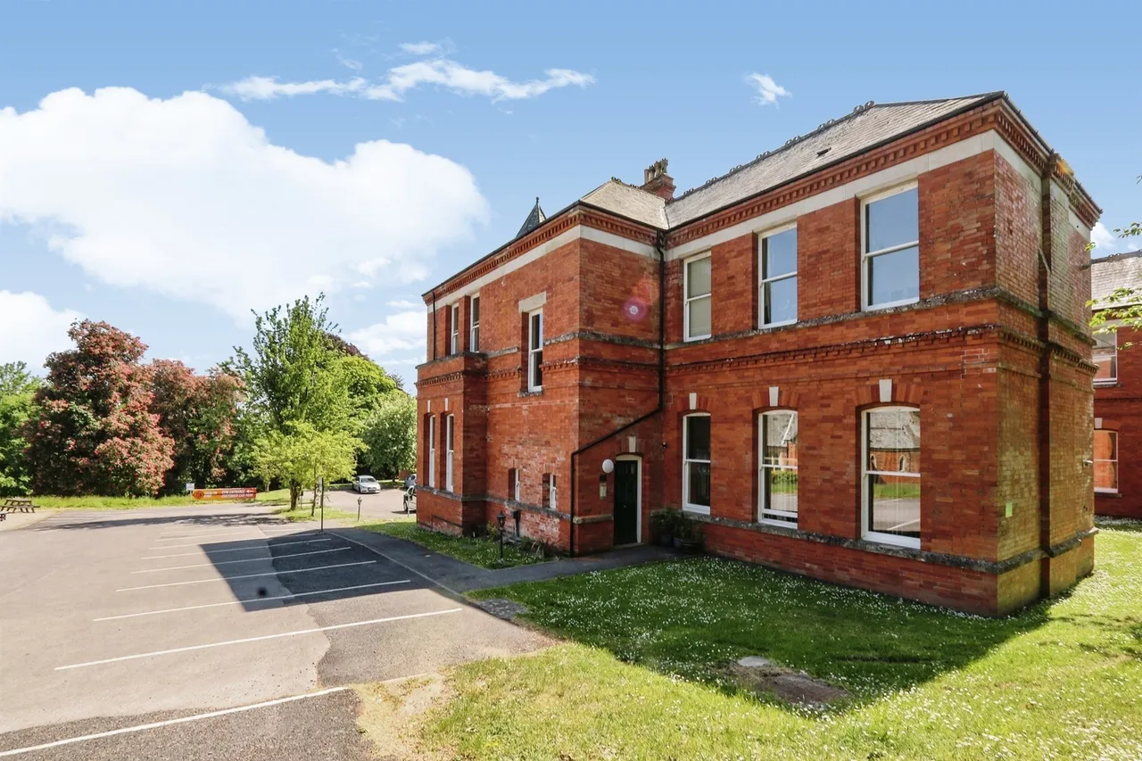 1 bed flat to rent, Greenwood House, DT2