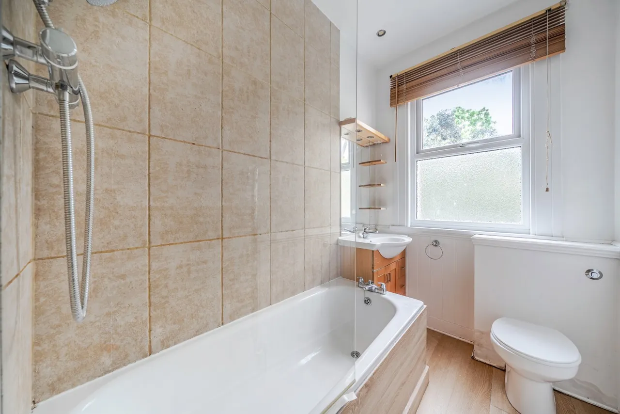 Fernlea Road, Mitcham, Surrey, CR4, photo 8