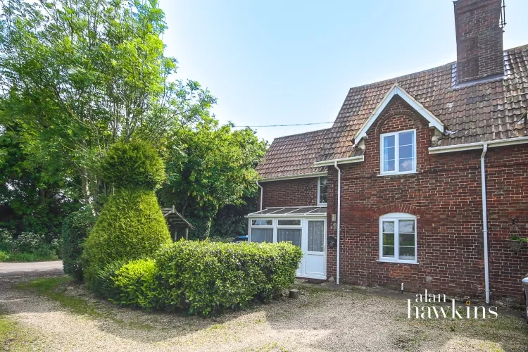 2 bed house to rent, Let, Register your interest, SN11