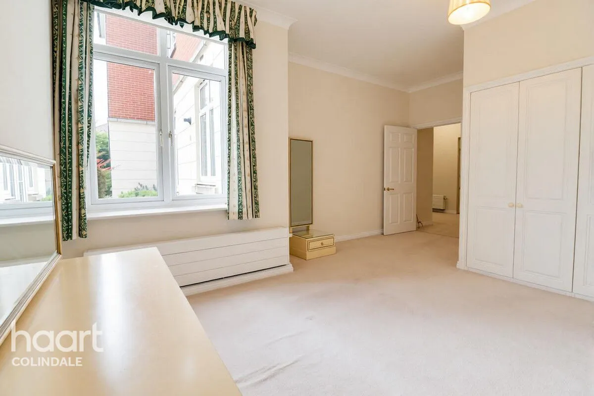 Langstone Way, NW7, photo 9