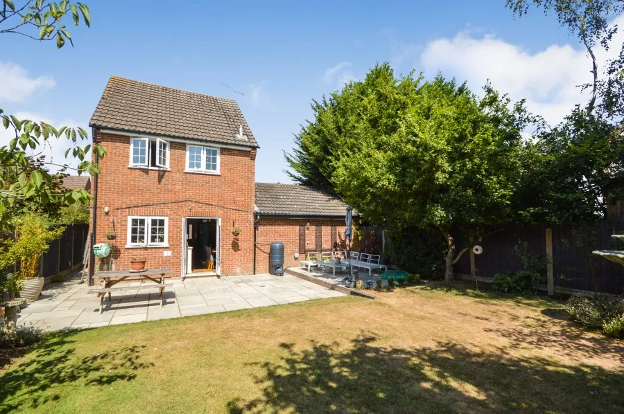 with 3 bedrooms in Takeley, Bishop's Stortford, CM22, photo 10