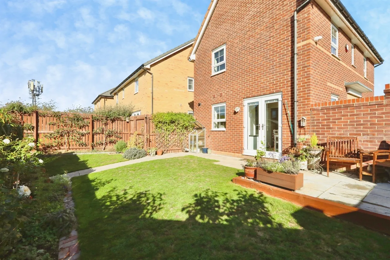 Wallis Grove, Harworth, DN11, photo 4