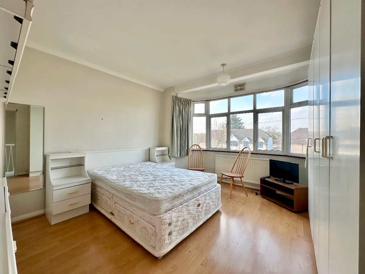 Ayr Way, Romford, photo 10