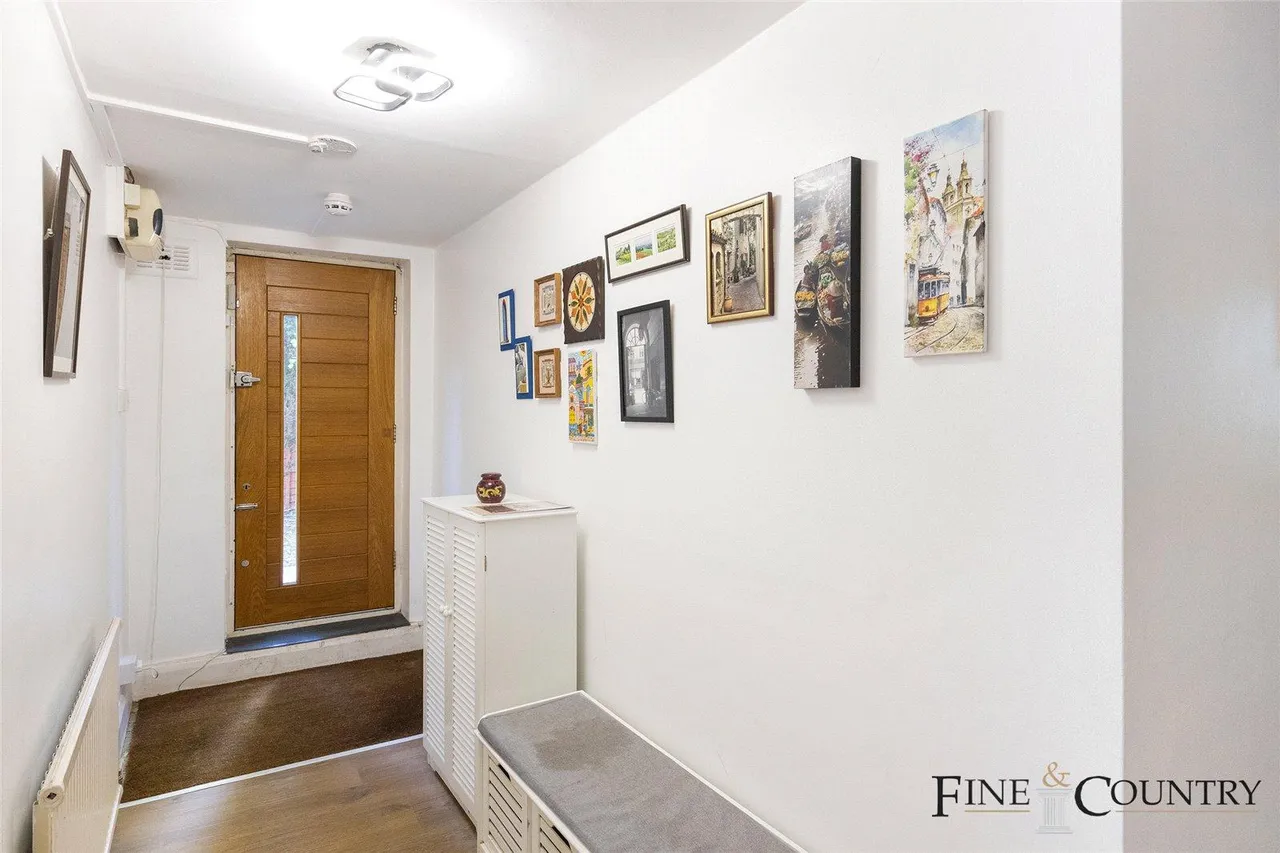 Minster Road, London, photo 20