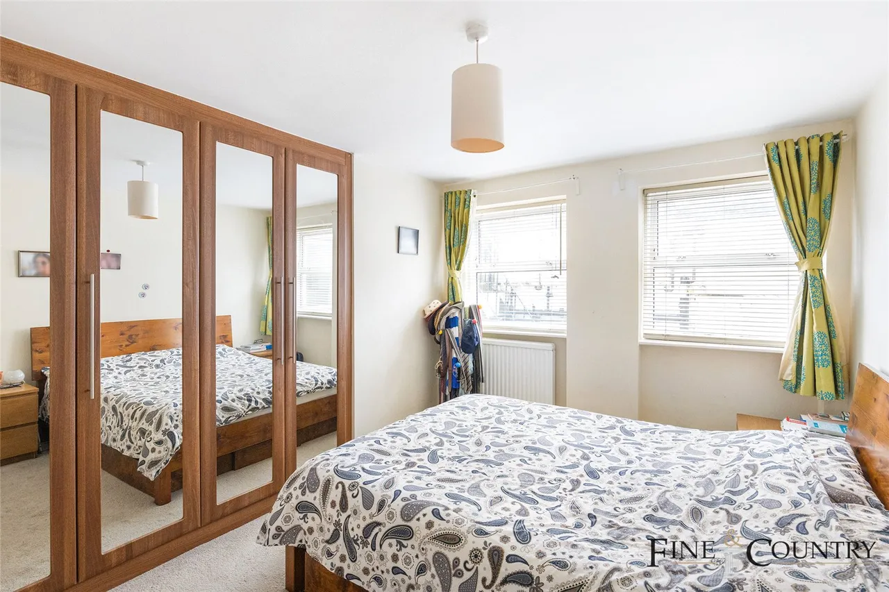 Minster Road, London, photo 10