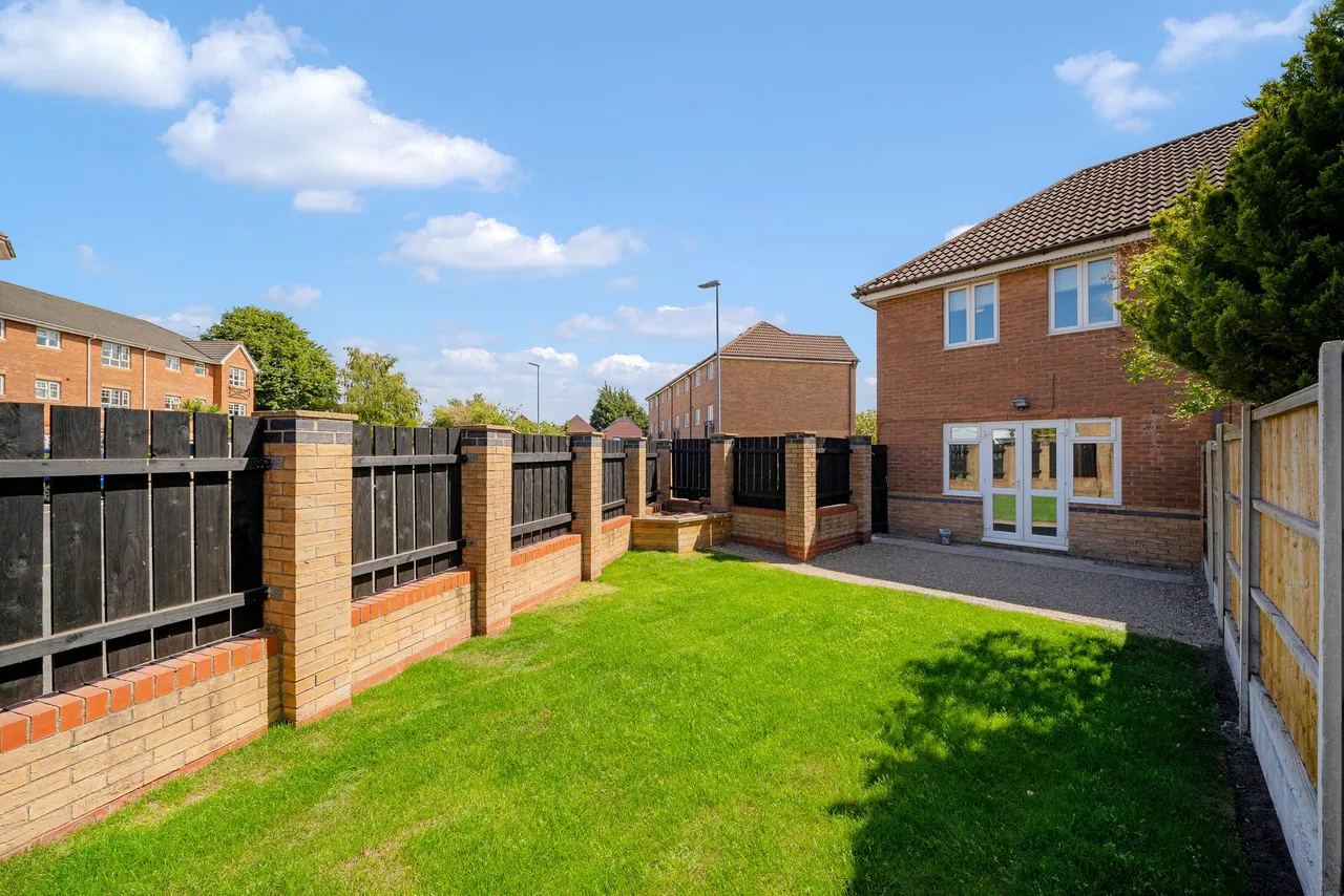 Hampton Court Way, Widnes, Widnes, WA8 3ET, photo 18