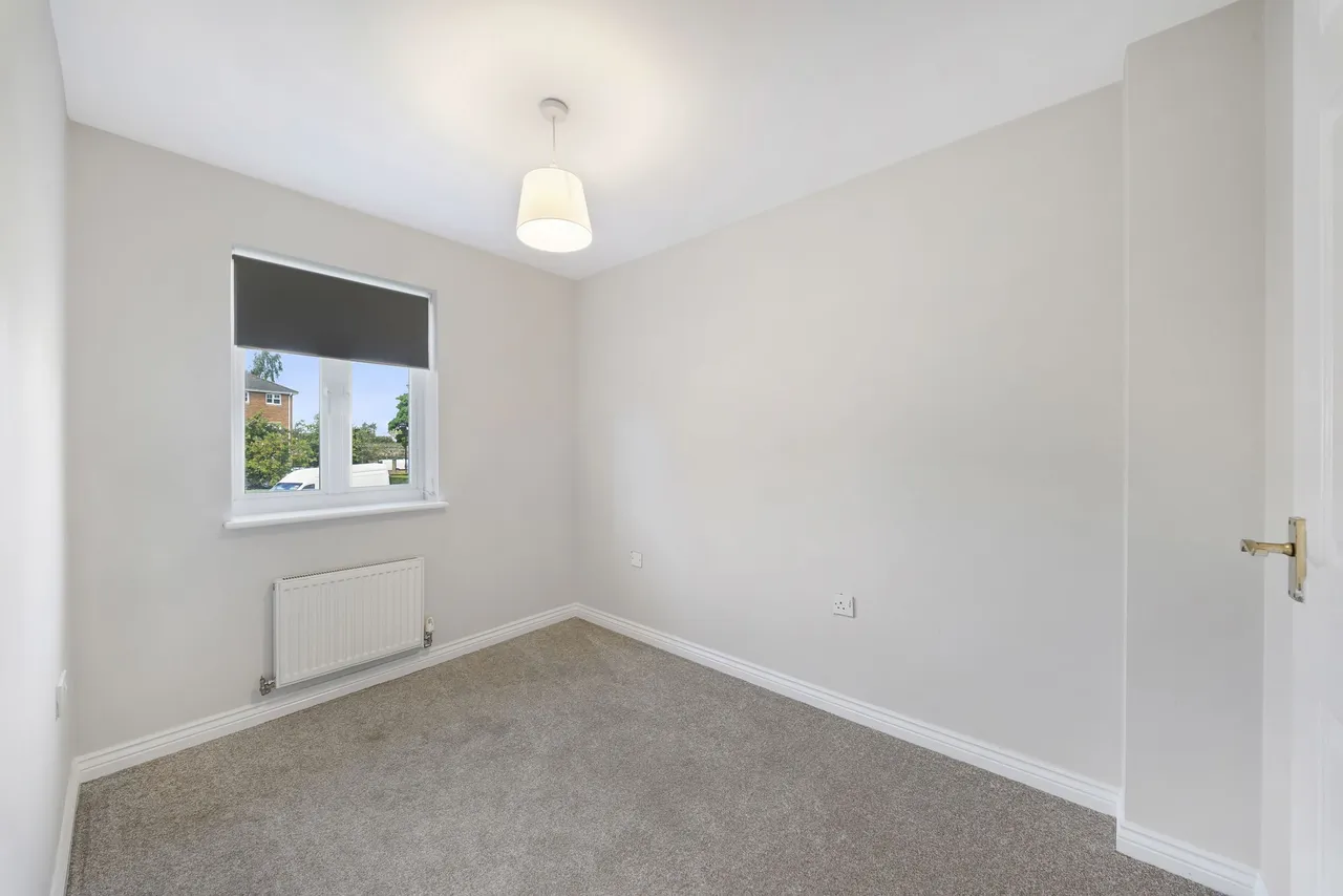 Hampton Court Way, Widnes, Widnes, WA8 3ET, photo 12
