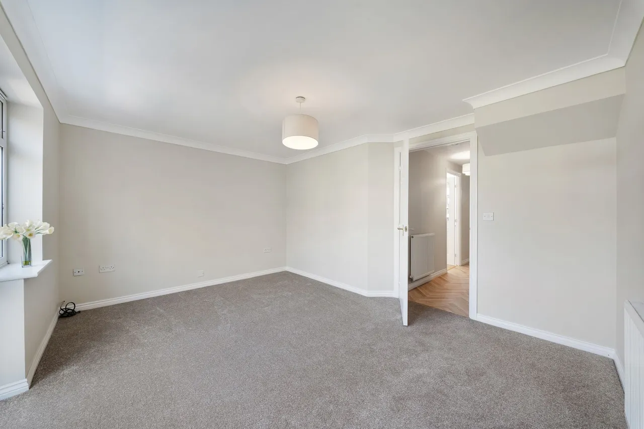 Hampton Court Way, Widnes, Widnes, WA8 3ET, photo 7