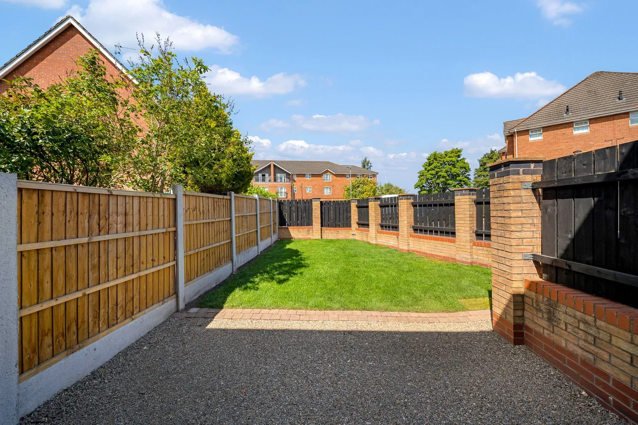 Hampton Court Way, Widnes, Widnes, WA8 3ET, photo 17